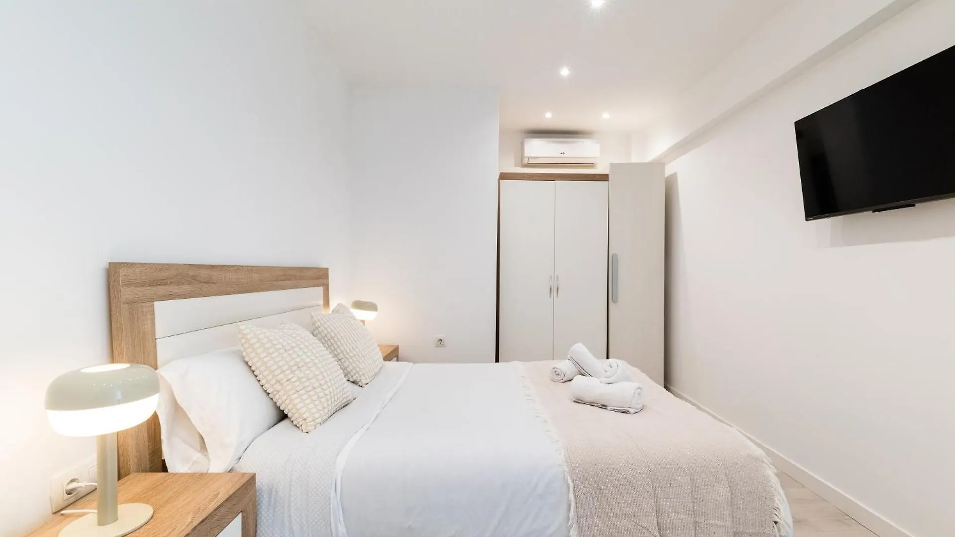 Wekey Homes Granada, Elvira Suites Centro 0*, Granada Spain