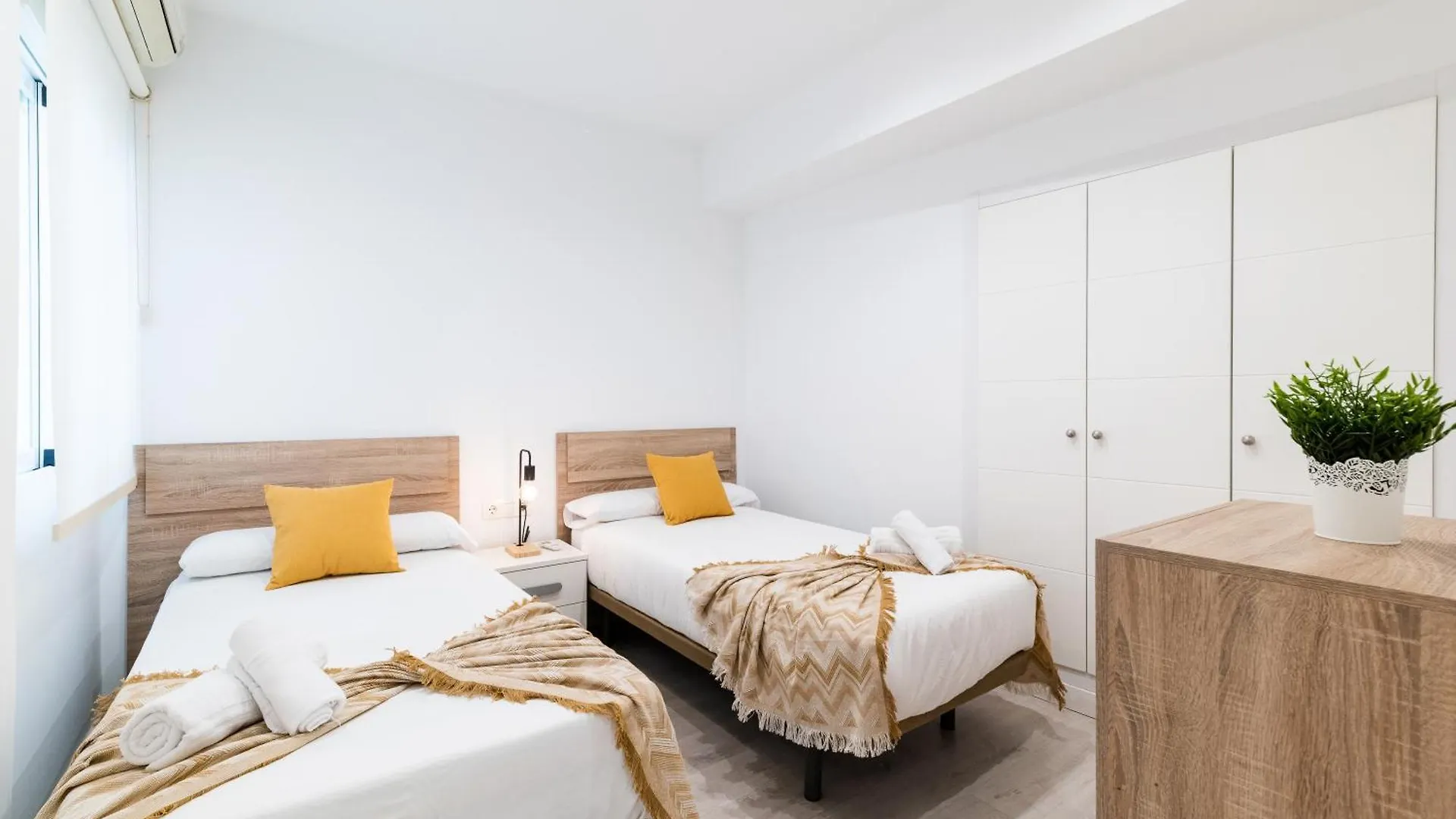 Wekey Homes Granada, Elvira Suites Centro Apartment