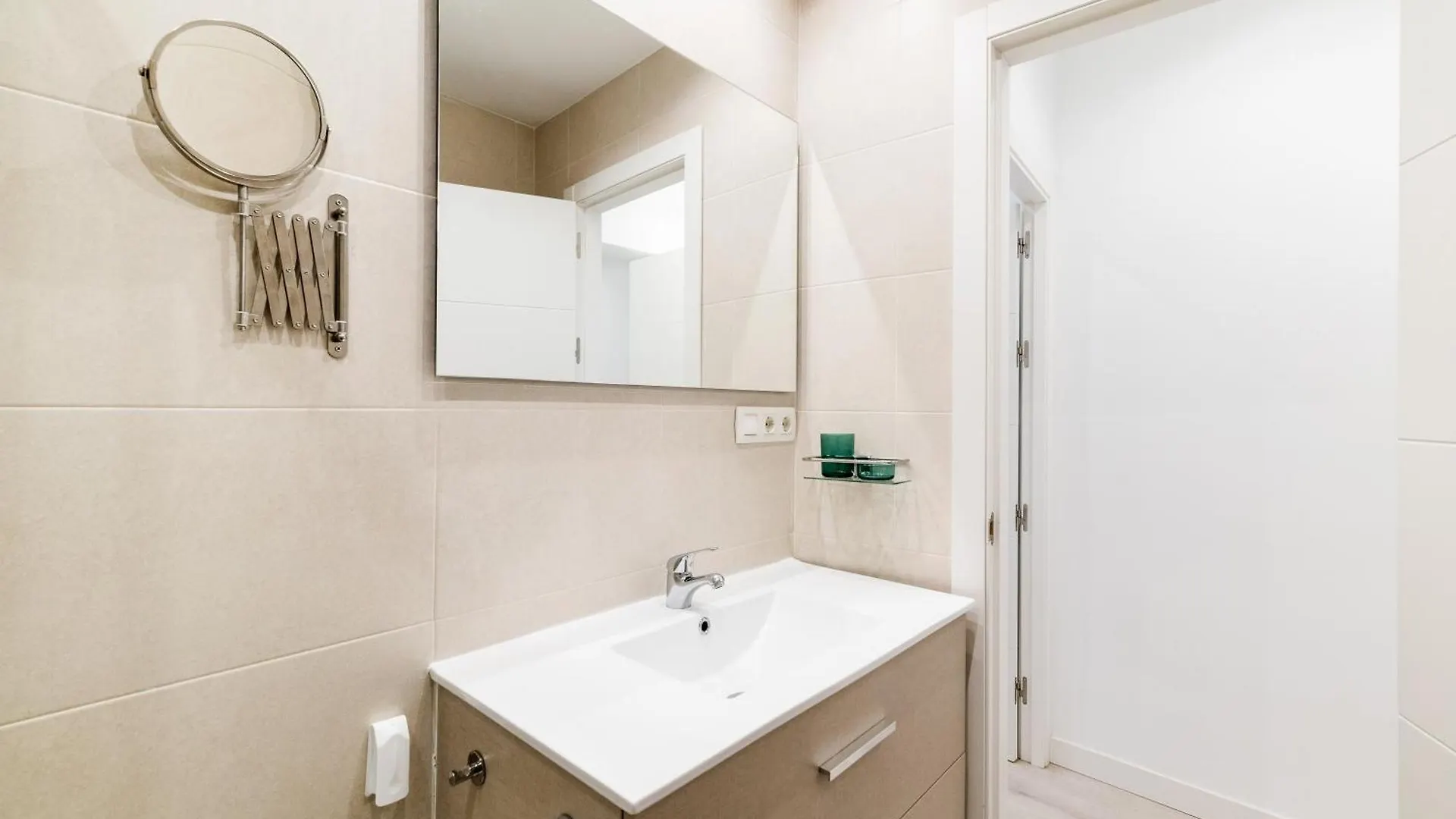 Wekey Homes Granada, Elvira Suites Centro Apartment